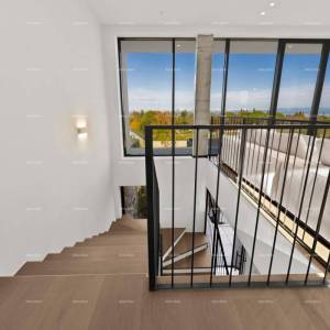 Prvi red do mora! Luksuzna kuća u Umagu, 300 m od mora - savršena za obitelj s modernim sadržajima