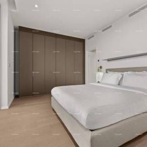 Prvi red do mora! Luksuzna kuća u Umagu, 300 m od mora - savršena za obitelj s modernim sadržajima