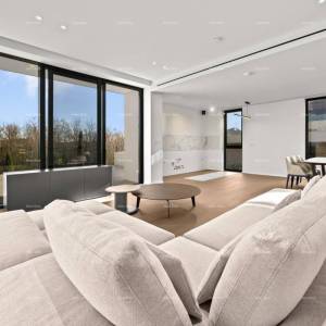 Prvi red do mora! Luksuzna kuća u Umagu, 300 m od mora - savršena za obitelj s modernim sadržajima