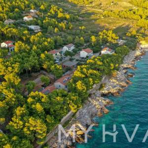 Prvoklasno građevinsko zemljište sa projektom u Ivan Dolcu