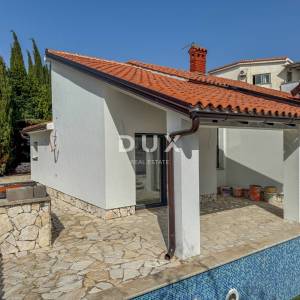 PULA, MEDULIN - novo uređena kuća s bazenom i predivnom okućnicom samo 300 metara od mora