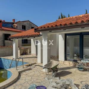 PULA, MEDULIN - novo uređena kuća s bazenom i predivnom okućnicom samo 300 metara od mora