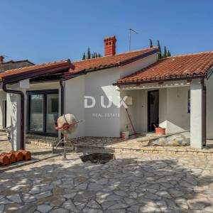 PULA, MEDULIN - novo uređena kuća s bazenom i predivnom okućnicom samo 300 metara od mora