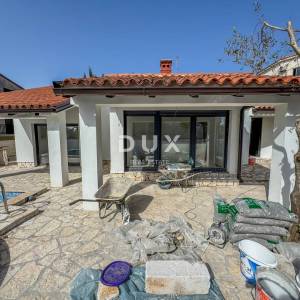 PULA, MEDULIN - novo uređena kuća s bazenom i predivnom okućnicom samo 300 metara od mora