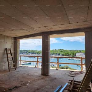 PULA Novogradnja Veruda. Pogled na more.B21