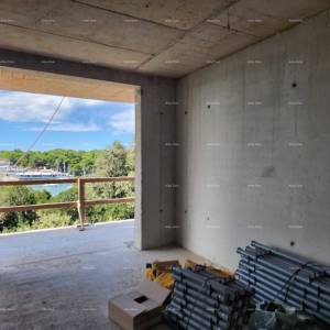 PULA Novogradnja Veruda. Pogled na more.B21