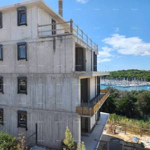 PULA Novogradnja Veruda. Pogled na more.B21