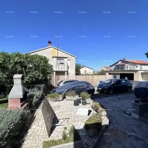 Pula. Objekt s građevinskom dozvolom za zgradu s 4 stana !