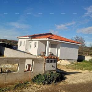 PULA! PRODAJE SE PRELIJEPA KUĆA – MIRNA LOKACIJA.