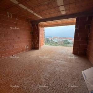 Pula. Veli Vrh, veliki stan sa 3 spavaće sobe. 3 km do centra Fažane.