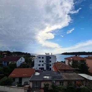 Pula. Zelenika! Samostojeća kuća! 50 metara do plaže! Pogled more!