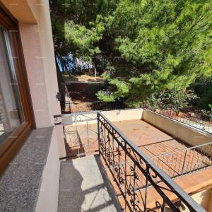 Pula. Zelenika! Samostojeća kuća! 50 metara do plaže! Pogled more!