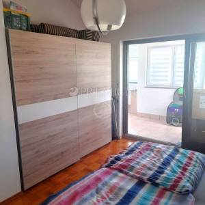 Punat, apartman s okućnicom, 500 m od mora!