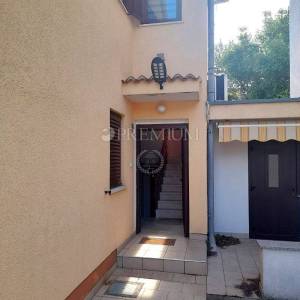 Punat, apartman s okućnicom, 500 m od mora!