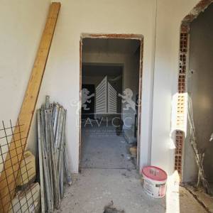 Radovin – samostojeća kuća i vrt, potrebno uređenje