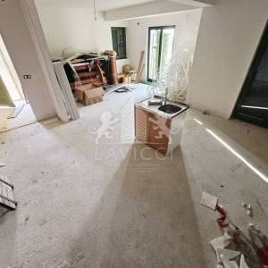 Radovin – samostojeća kuća i vrt, potrebno uređenje