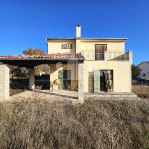 Radovin – samostojeća kuća i vrt, potrebno uređenje