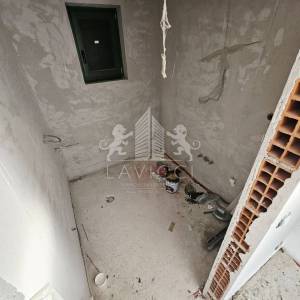 Radovin – samostojeća kuća i vrt, potrebno uređenje