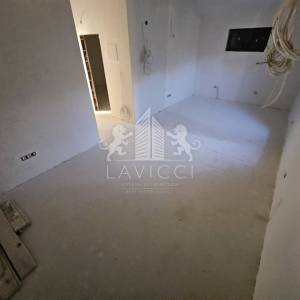 Radovin – samostojeća kuća i vrt, potrebno uređenje