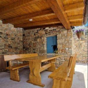 Renovirana istarska kamena kuća s bazenom