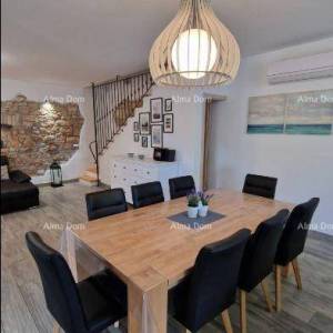 Renovirana istarska kamena kuća s bazenom