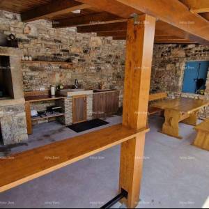 Renovirana istarska kamena kuća s bazenom