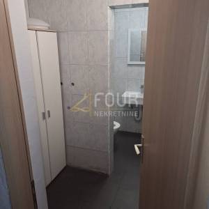 Rijeka, Brajda, dvoetažni poslovni prostor, 566.45m2