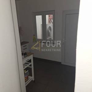 Rijeka, Brajda, dvoetažni poslovni prostor, 566.45m2