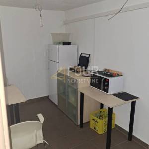 Rijeka, Brajda, dvoetažni poslovni prostor, 566.45m2