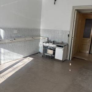 RIJEKA, CENTAR- stan na atraktivnoj lokaciji za dugoročni najam !