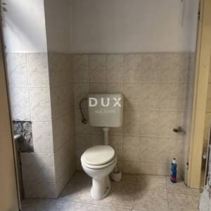 RIJEKA, CENTAR- stan na atraktivnoj lokaciji za dugoročni najam !