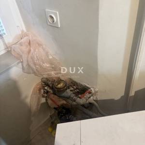 RIJEKA, CENTAR- stan na atraktivnoj lokaciji za dugoročni najam !