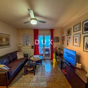 RIJEKA, G. VEŽICA - idealan stan s dvije spavaće sobe, balkon s pogledom na more, ODLIČNA ZGRADA