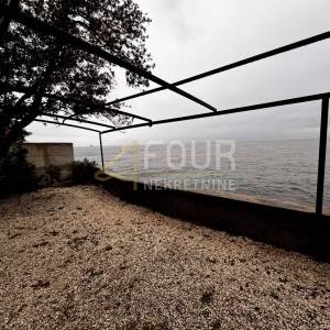 Rijeka, Kantrida, 3s+db i garsonijera, 1. red do mora