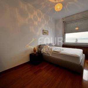 Rijeka, Kantrida, 3s+db i garsonijera, 1. red do mora