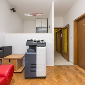 RIJEKA, KANTRIDA - PRILIKA stan s 2 parkirna mjesta na samo 200m od mora