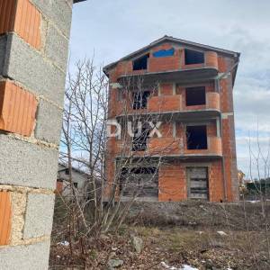 RIJEKA, KASTAV - samostojeća kuća s pogledom na more + garaža + velika okućnica! PRILIKA!