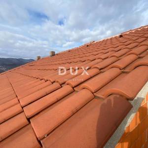 RIJEKA, KASTAV - samostojeća kuća s pogledom na more + garaža + velika okućnica! PRILIKA!