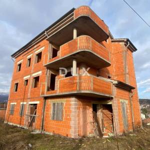 RIJEKA, KASTAV - samostojeća kuća s pogledom na more + garaža + velika okućnica! PRILIKA!