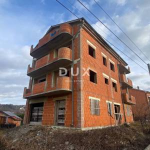 RIJEKA, KASTAV - samostojeća kuća s pogledom na more + garaža + velika okućnica! PRILIKA!