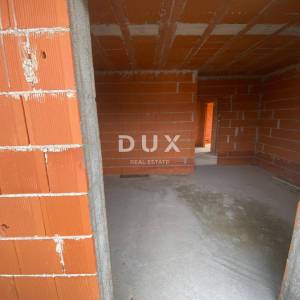 RIJEKA, KASTAV - samostojeća kuća s pogledom na more + garaža + velika okućnica! PRILIKA!