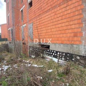 RIJEKA, KASTAV - samostojeća kuća s pogledom na more + garaža + velika okućnica! PRILIKA!