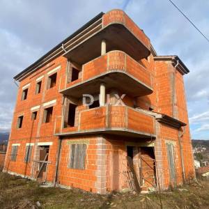 RIJEKA, KASTAV - samostojeća kuća s pogledom na more + garaža + velika okućnica! PRILIKA!