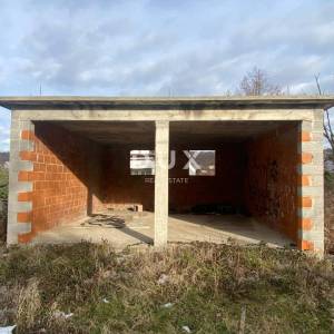 RIJEKA, KASTAV - samostojeća kuća s pogledom na more + garaža + velika okućnica! PRILIKA!