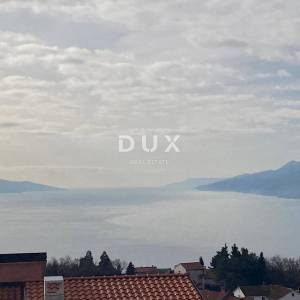 RIJEKA, KASTAV - samostojeća kuća s pogledom na more + garaža + velika okućnica! PRILIKA!