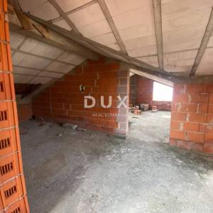 RIJEKA, KASTAV - samostojeća kuća s pogledom na more + garaža + velika okućnica! PRILIKA!