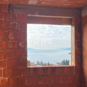 RIJEKA, KASTAV - samostojeća kuća s pogledom na more + garaža + velika okućnica! PRILIKA!