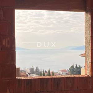 RIJEKA, KASTAV - samostojeća kuća s pogledom na more + garaža + velika okućnica! PRILIKA!