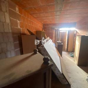 RIJEKA, KASTAV - samostojeća kuća s pogledom na more + garaža + velika okućnica! PRILIKA!