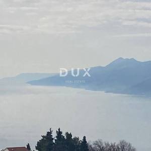 RIJEKA, KASTAV - samostojeća kuća s pogledom na more + garaža + velika okućnica! PRILIKA!